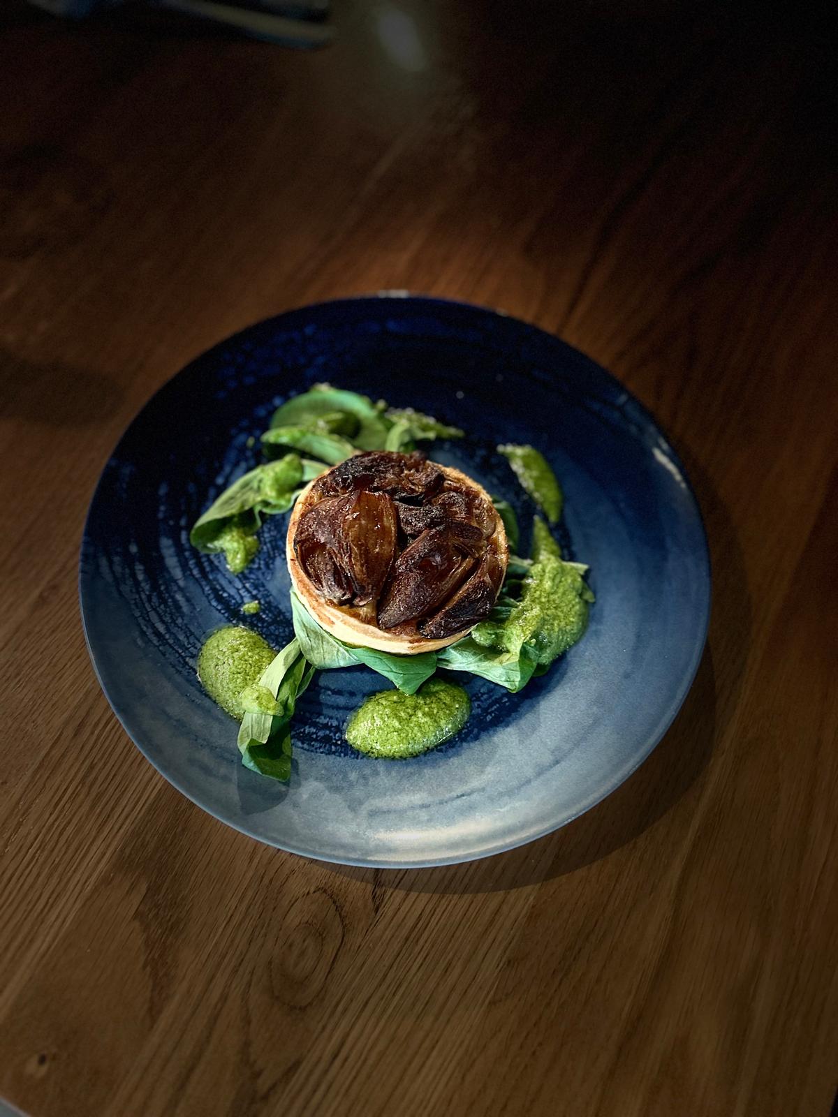 Assiette maison servie au restaurant Côté Saveurs